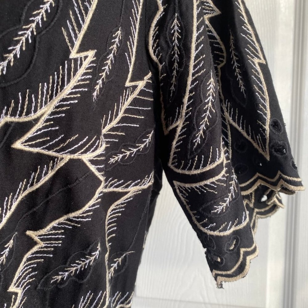 Alice and Olivia Black Embroidered Shirt Dress Size 10 Cinch Waist Eyelet Boxy